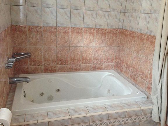 5th image of 1715 E Del Mar Blvd #B