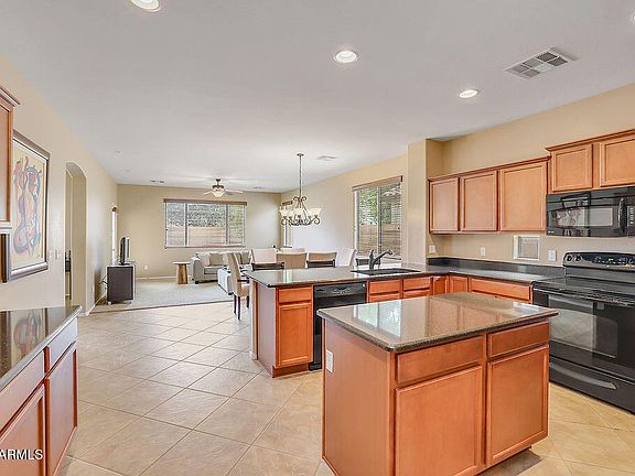 3rd image of 36199 W PRADO Street