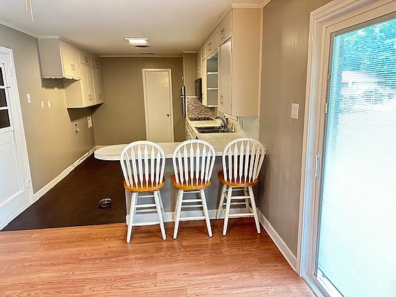 3rd image of 1101 College St