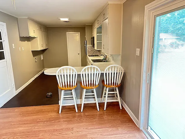 1101 College St — Photo 3