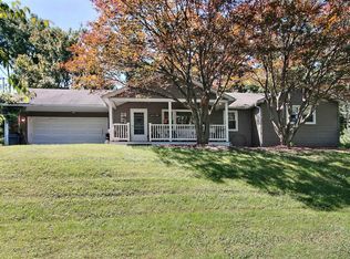 620 Post Hill Rd, Henryville, PA 18332