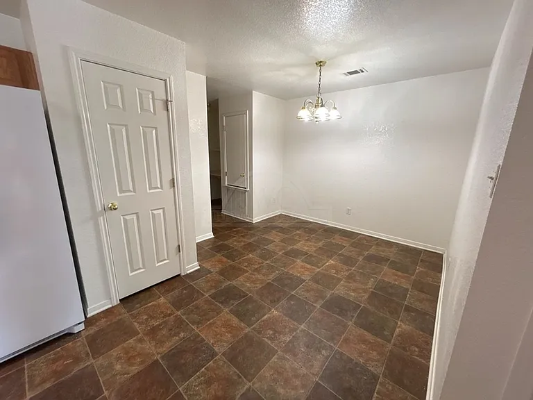 308 Cedar Ridge Dr — Photo 11
