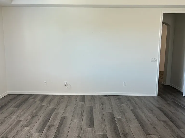 2901 E Iris Dr — Photo 32