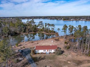 101 Osprey Ln, White Stone, VA 22578