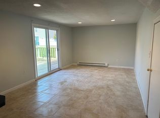 30 Braeburn Ln, Middletown, CT 06457