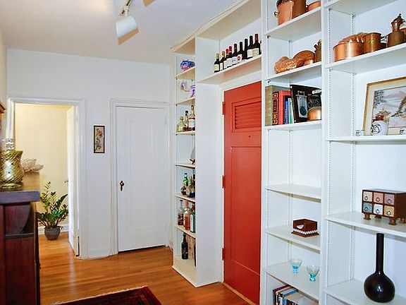 Foyer with built-in storage
