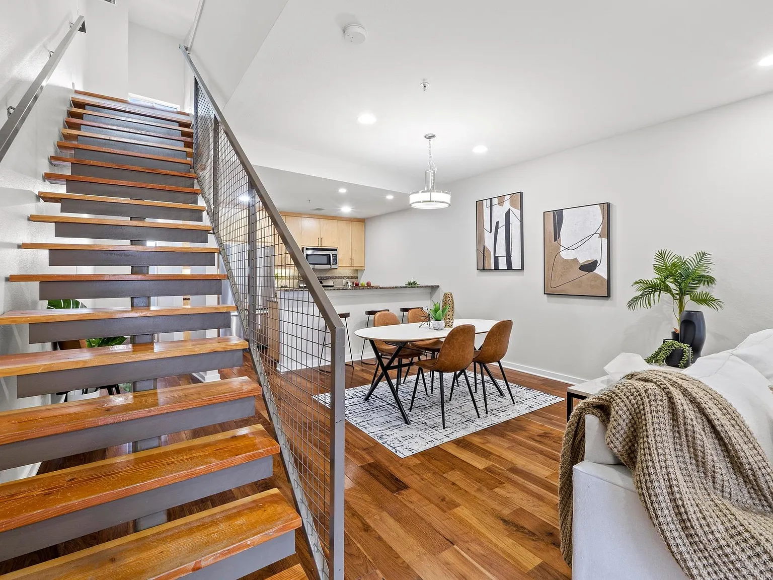2 bed, 2.5 bath, 1538 sqft, $2,250 — Photo 3