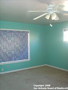 4th image of 519 Recio St