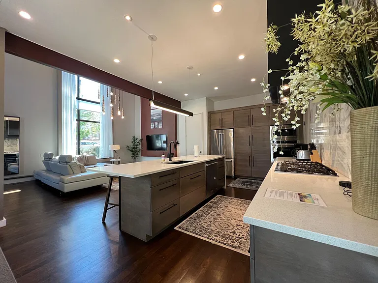 504 Morgan St NE — Photo 18