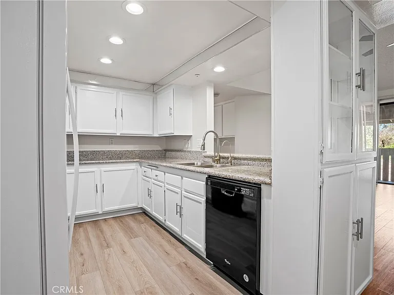 76 Country Mile Rd — Photo 3