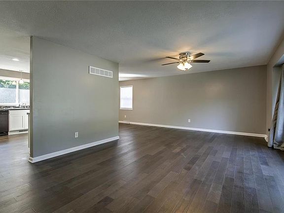4th image of 5029 NW Woody Creek Ln