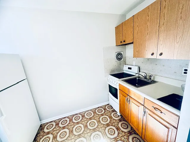 320 Elm Ave #A — Photo 5