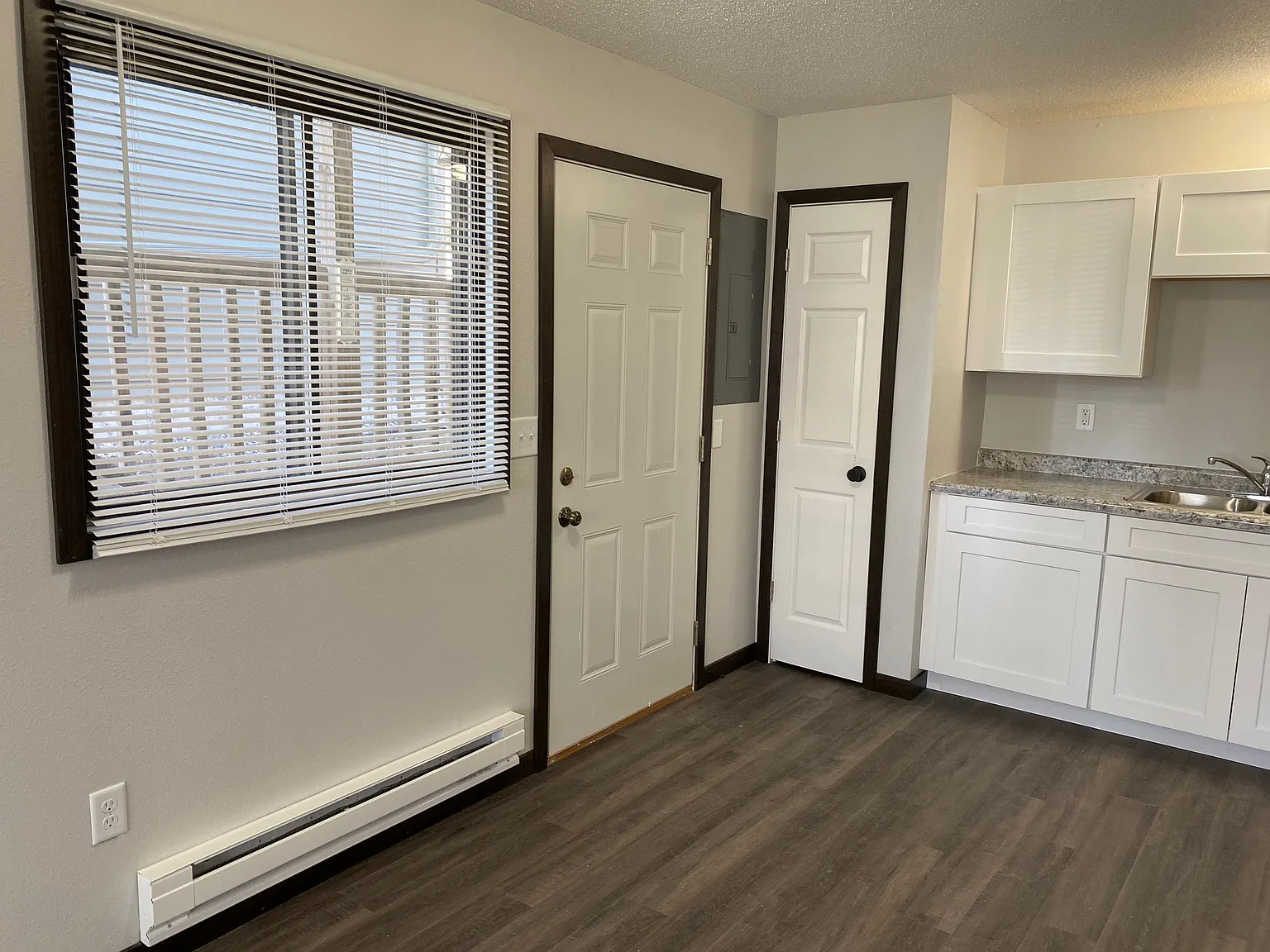 3 bed, 952 sqft, $1,100 — Photo 4