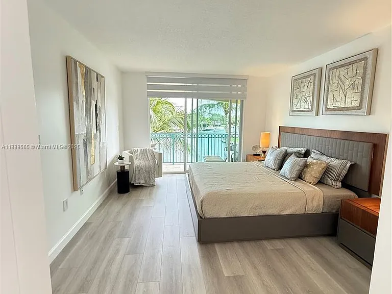 201 Golden Isles Dr #302 — Photo 8