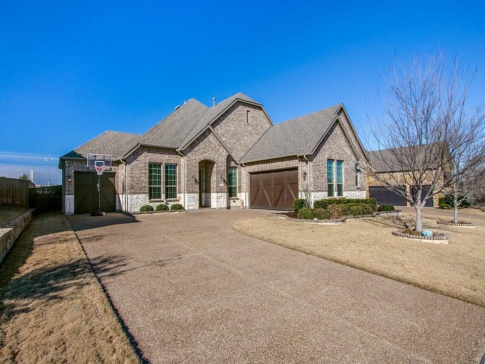 1st image of 2539 Roseville Dr