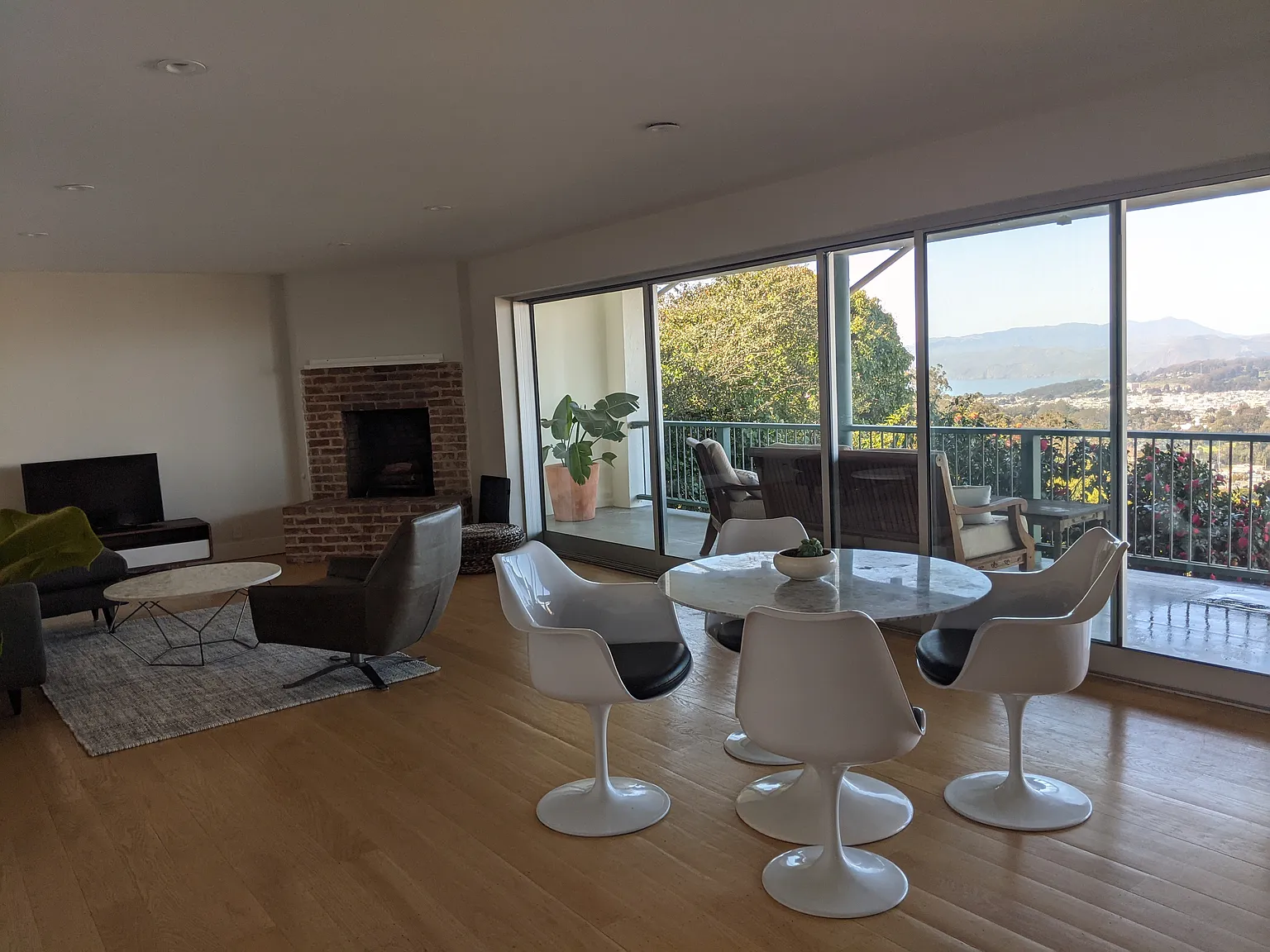 1 bed, 950 sqft, $4,995 — Photo 4