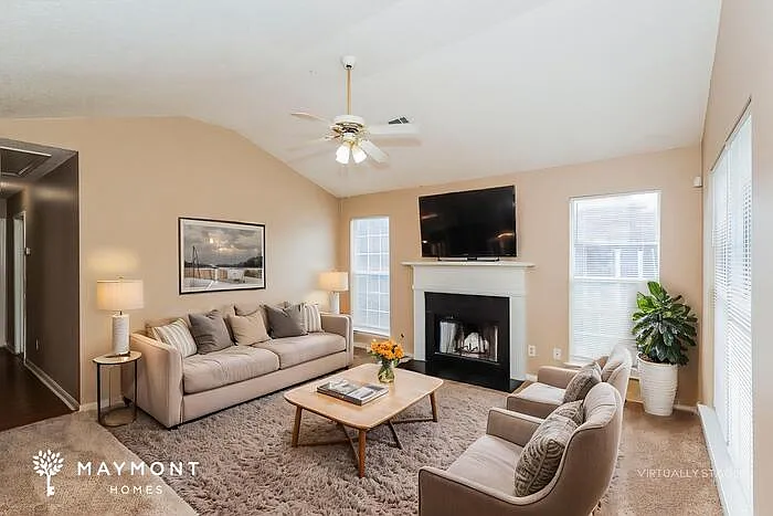 3 bed, 2.0 bath, 1358 sqft, $1,645 — Photo 4