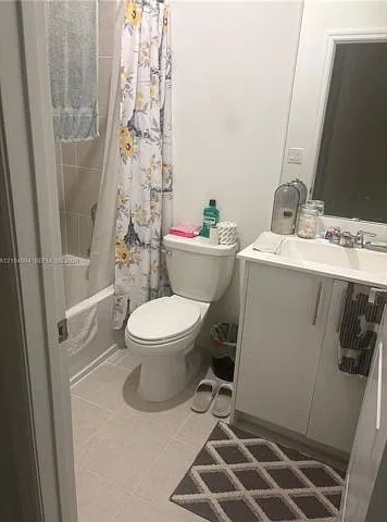 240 SE 10th Ct — Photo 2