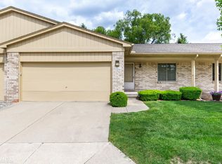 41660 Berly Dr, Clinton Township, MI 48038