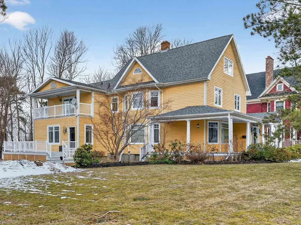 15 Whitney Ave, Sydney, NS B1P 4Z6