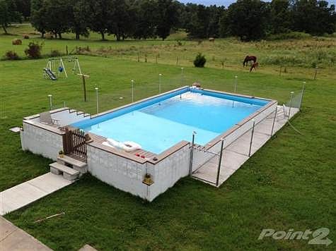 Nicely fenced pool for all your summer fun!