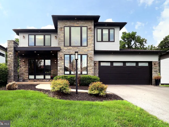 233 Derek Dr, Boalsburg, PA 16827