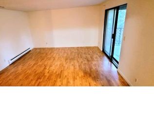 24431 27th Ave S APT 2, Seattle, WA 98198