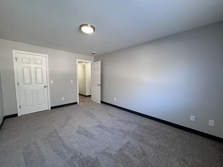379 Huse Rd #14 — Photo 33