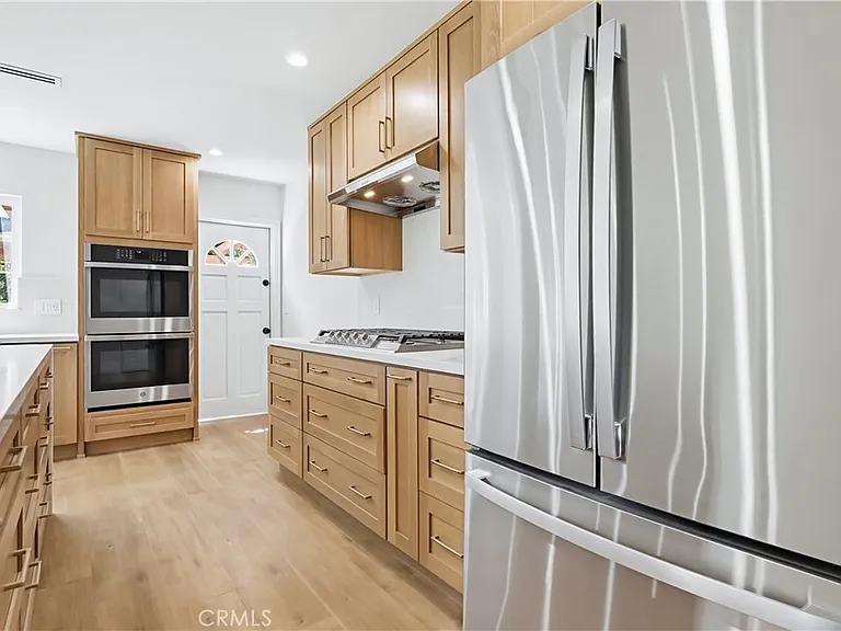 5440 Alcove Ave — Photo 16