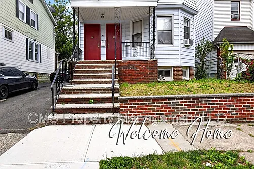 49 Welland Ave Photo 1