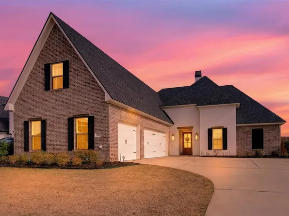 168 N Canal Dr, Bossier City, LA 71111