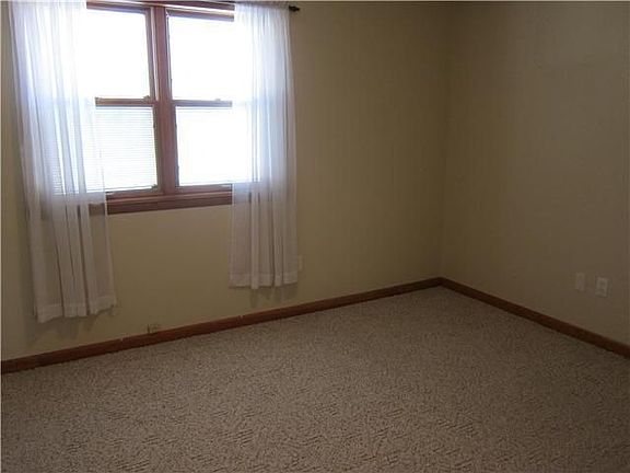 5th image of 525 E Ulen Dr