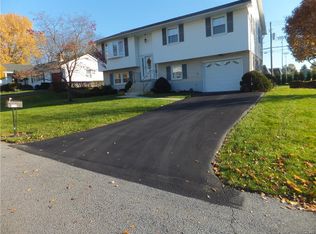 3006 Ridon Ct, Bethlehem, PA 18020