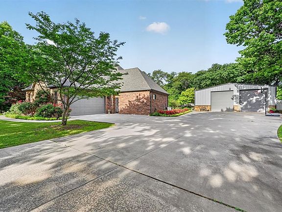 3rd image of 137 Red Oak Rd