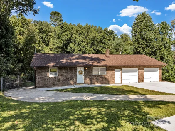 83 Overlook Rd, Asheville, NC 28803