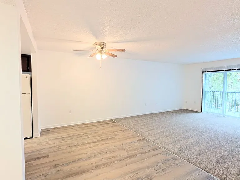 Kingcity Apartments — Photo 77