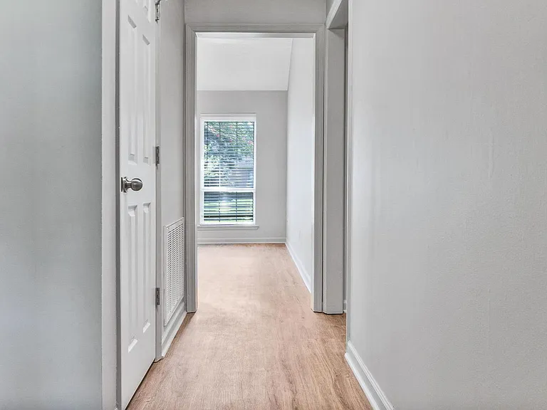 106 N Hiley Ct — Photo 5