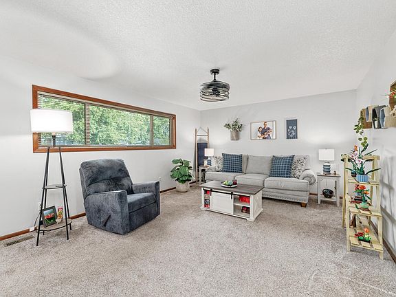 3rd image of 3316 N Clarence Cir