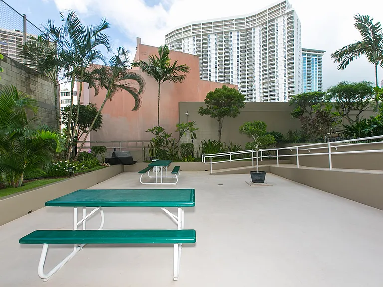 1920 Ala Moana Blvd #705 — Photo 23