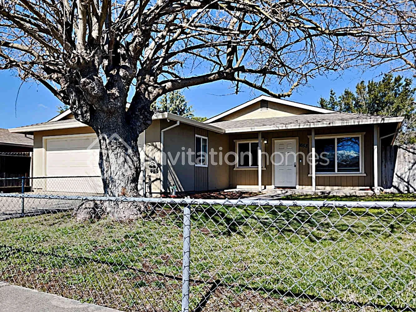 1658 Ashwood Dr photo 1