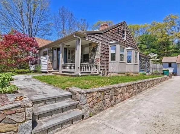 74 North Ave, North Attleboro, MA 02763