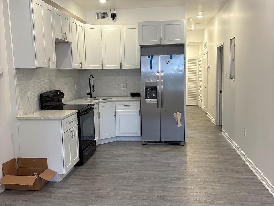 1st image of 1733 W Erie Ave #1
