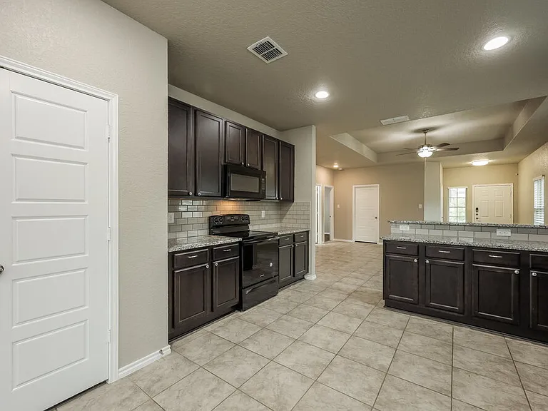 7410 Coral Bells Ct — Photo 7