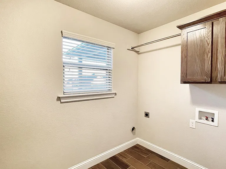 531 Captain Reid Ln — Photo 29