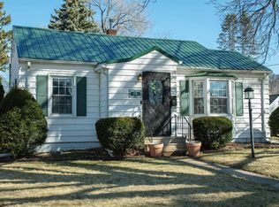 1181 E Mitchell Ave, Waterloo, IA 50702