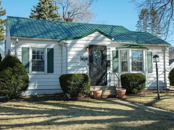 1181 E Mitchell Ave, Waterloo, IA 50702