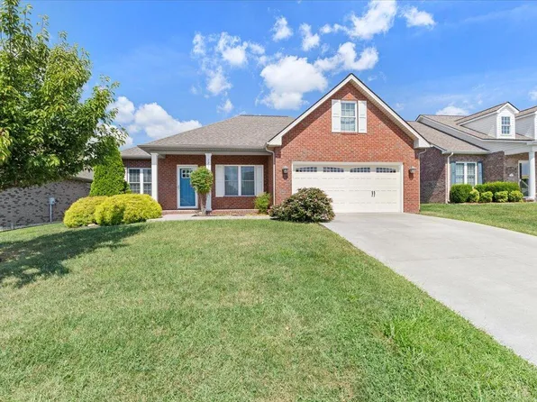 131 N Oaks Dr, Salem, VA 24153