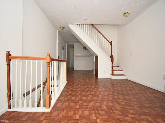 2049 kennedy ave living1