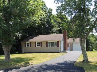 44 Walter Ln, Swansea, MA 02777