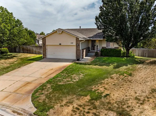 5122 N Peregrine Ct, Wichita, KS 67219